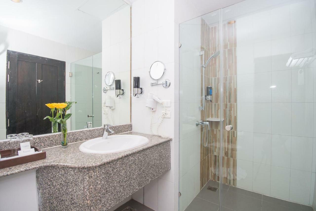 Deluxe Twin or Double Room